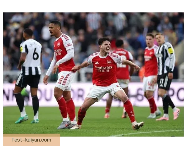 赖斯在阿森纳中的角色逐渐明确，球队中场核心地位引人关注。