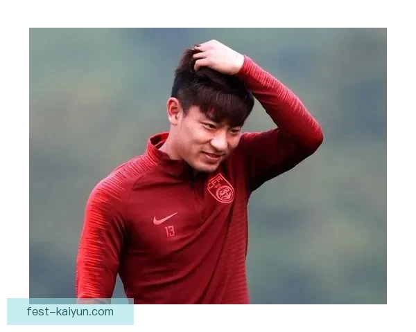 加维表现稳健，成为世界最佳年轻中场候选人，备受关注